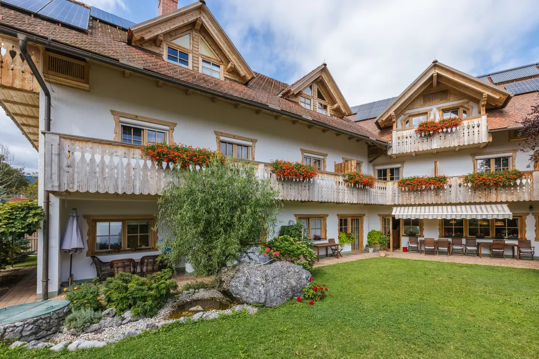 Garni Hotel Berc Bled exterior (2)