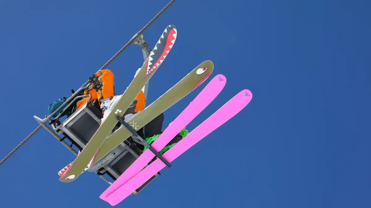 Guide Ski Having A Successful Ski Trip