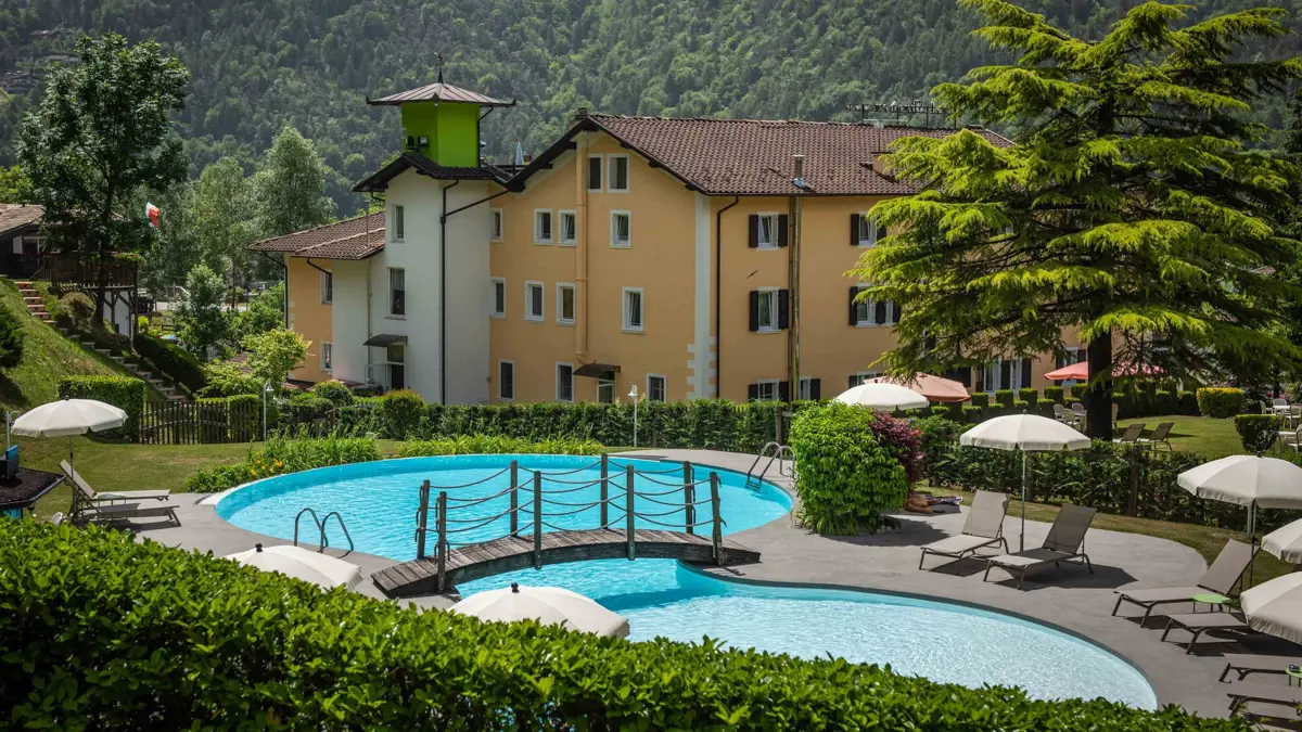 Hotel Garden, Ledro, Pool And Garden