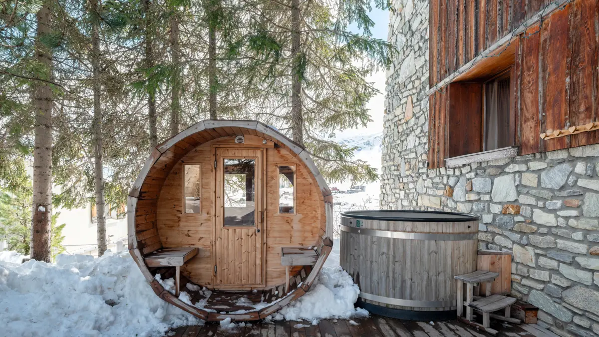 Chalet Les Arolles Tignes Hot Tub 3