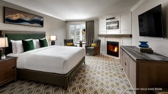 Fairmont Gold King bedroom