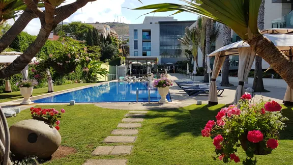 Golden Residence Hotel Funchal Outside Pool 2