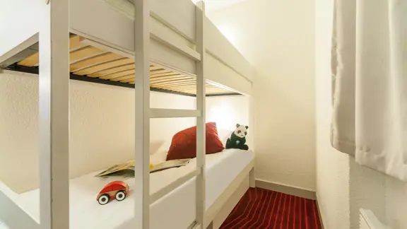 Alcove with bunk beds