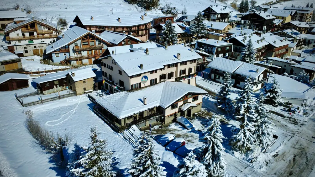 Inghams Italy Milky Way Sestriere Hotel Banchetta Exterior