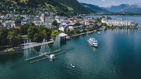 Zell Am See Daytime Fountain Show Copyright Zell Am See Kaprun Tourismus