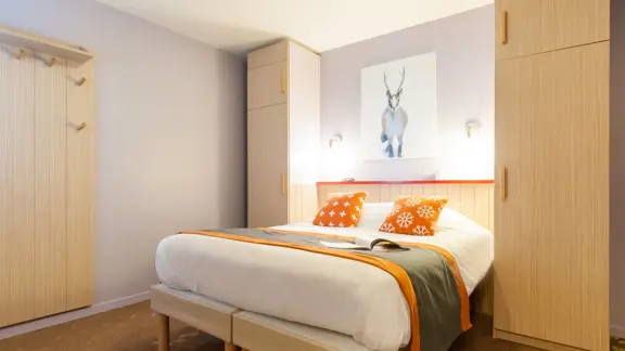 One bedroom apartment bedroom