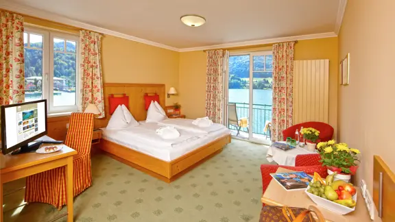 Lake view room