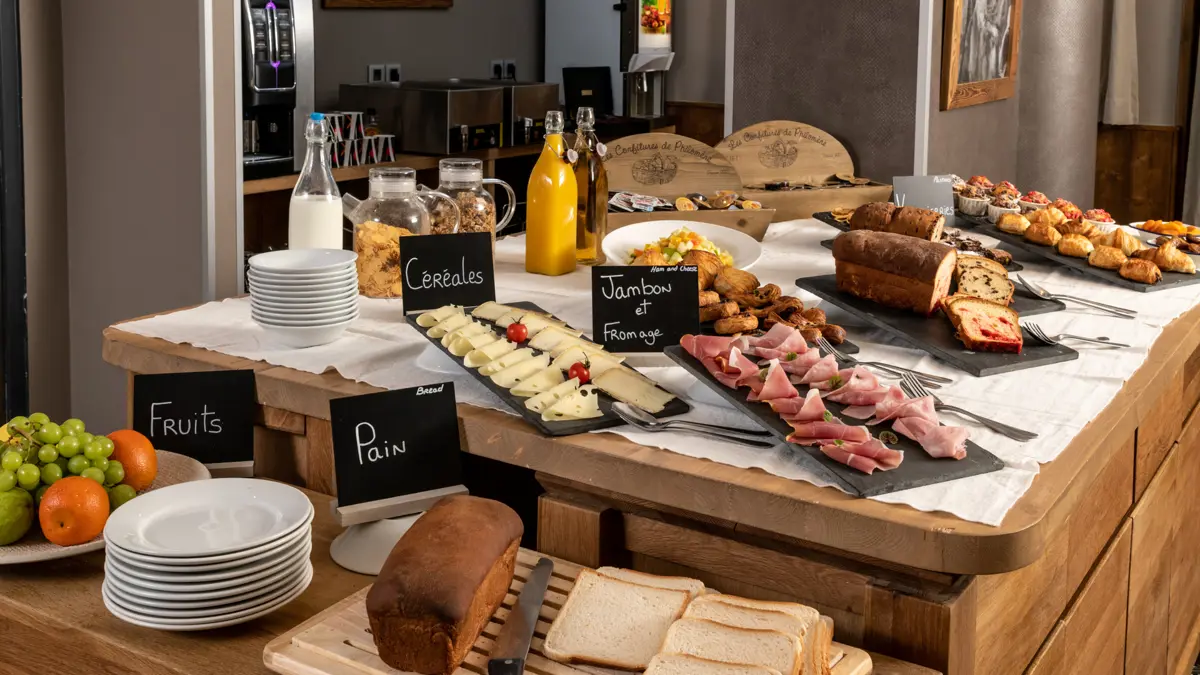 Hotel Ski Lodge Val d'Isere Breakfast Buffet