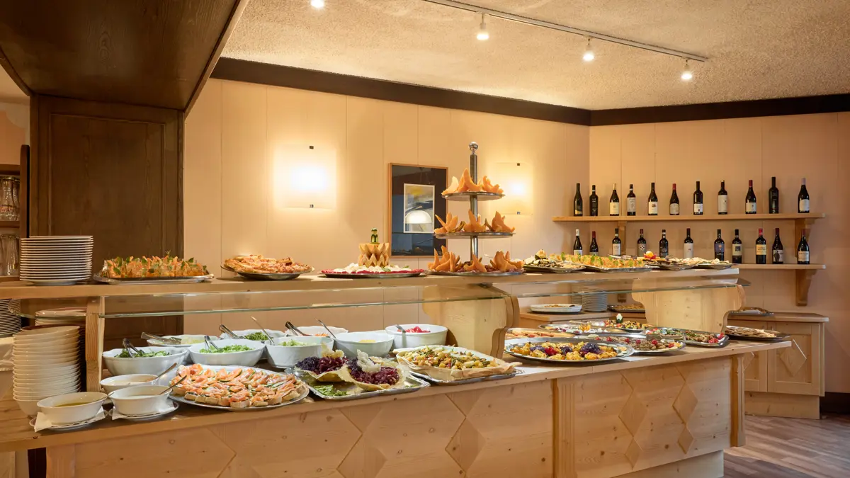 Inghams Italy Dolomites Arabba Hotel Portavescovo Buffet