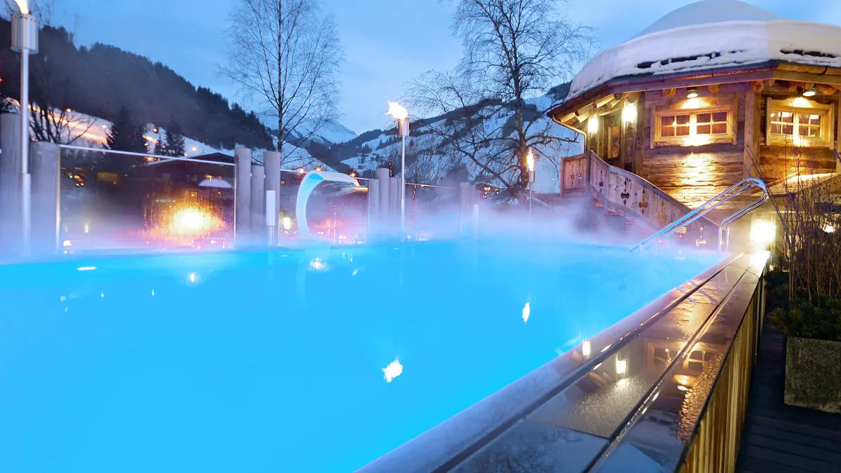 Hotel Alpine Palace Hinterglemm Pool Winter