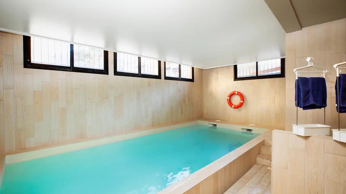 Parc Hotel And Spa Serre Chevalier Indoor Pool 2