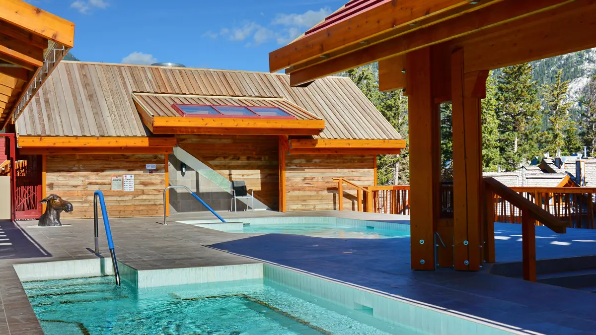 Moose Hotel Suites Banff Rooftop Pool