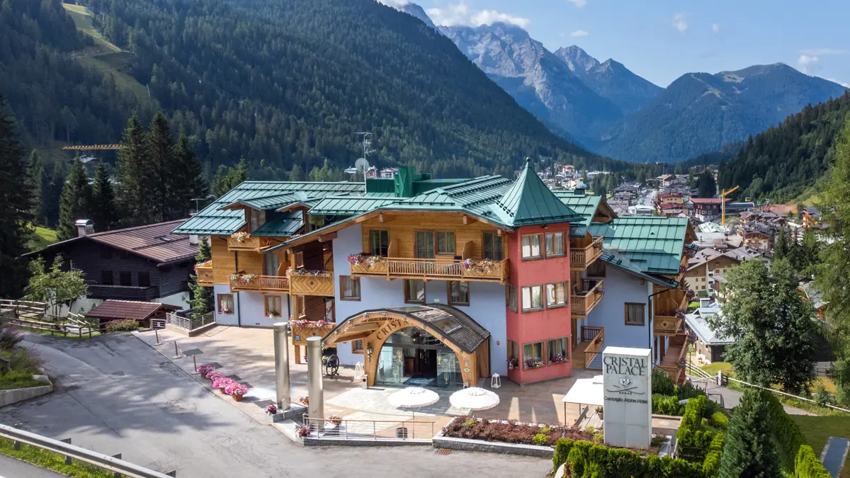 Hotel Cristal Palace, Madonna Di Campiglio, Exterior