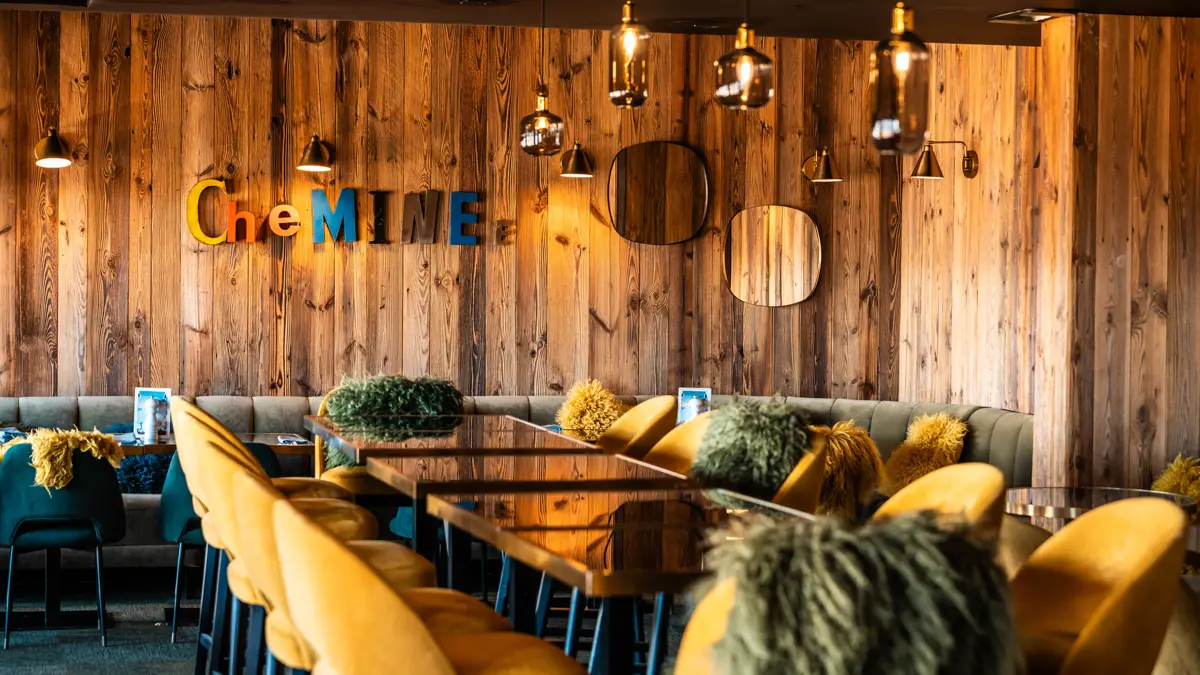 Hotel Fahrenheit Seven Courchevel La Cheminee Restaurant 2