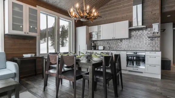 Three bedroom alcove apartment