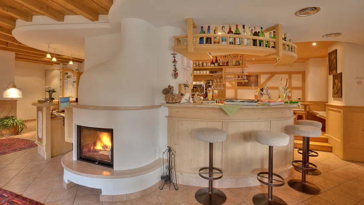 Inghams Italy Dolomites San Cassiano Hotel La Stua Bar