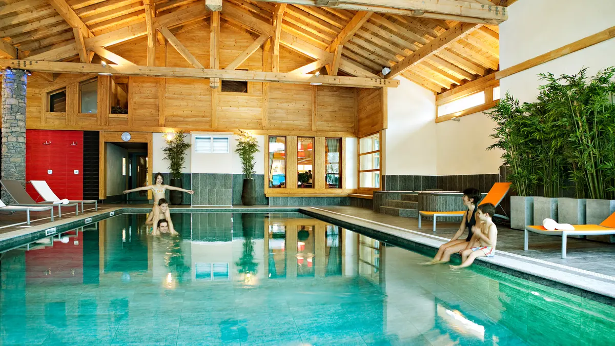 Residence La Reine Des Pres Samoens Indoor Swimming Pool 2