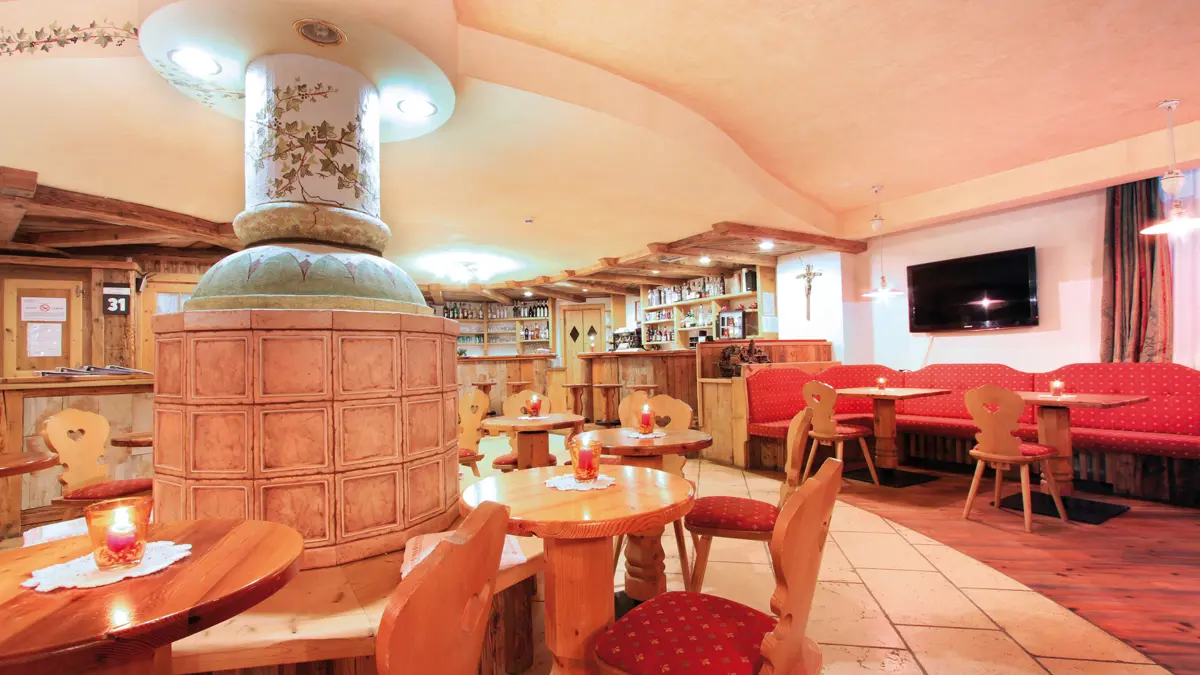 Inghams Italy Dolomites Canazei Hotel Bellevue Lounge