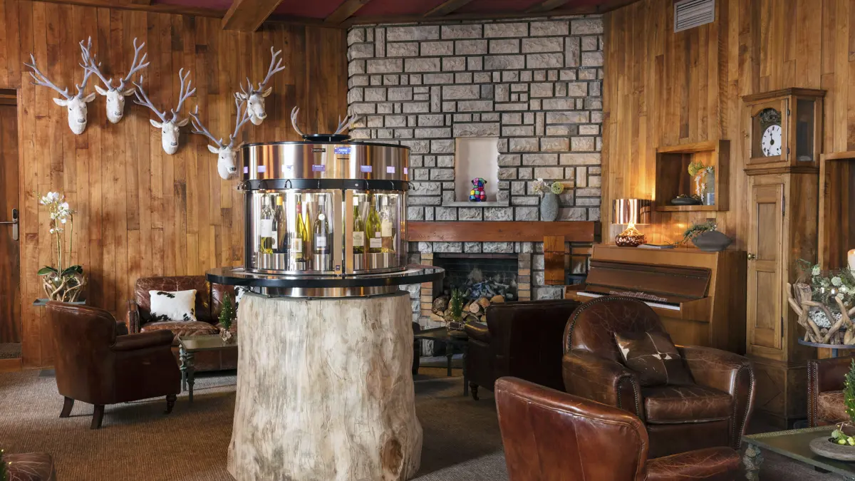 Grandes Rousses Hotel And Spa Alpe D'huez Bar And Lounge 2