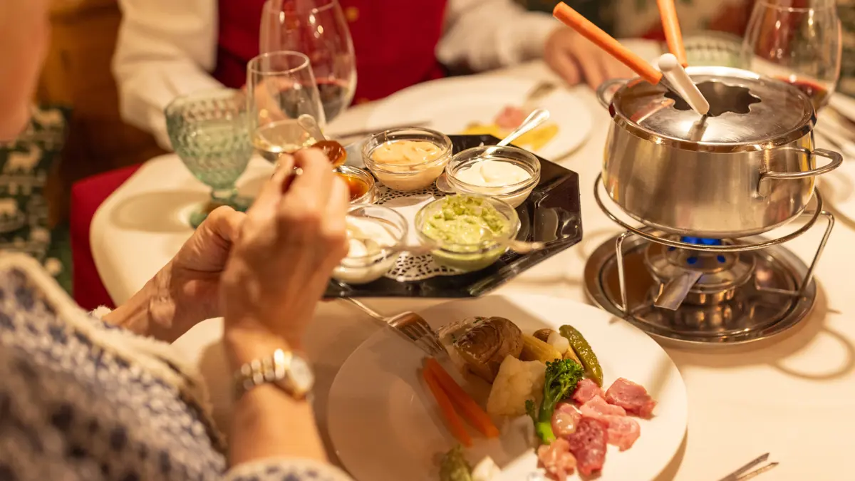 Hotel Erzberg Zurs Arlberg Austria Fondue