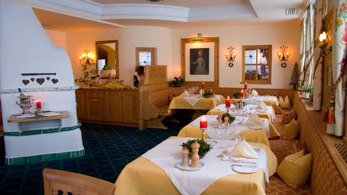 Hotel Erzberg Zurs Dining Room 2